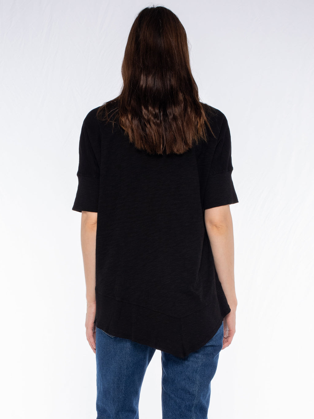 V-Neck Short Sleeve Tee w/ Rib Slanted Hem