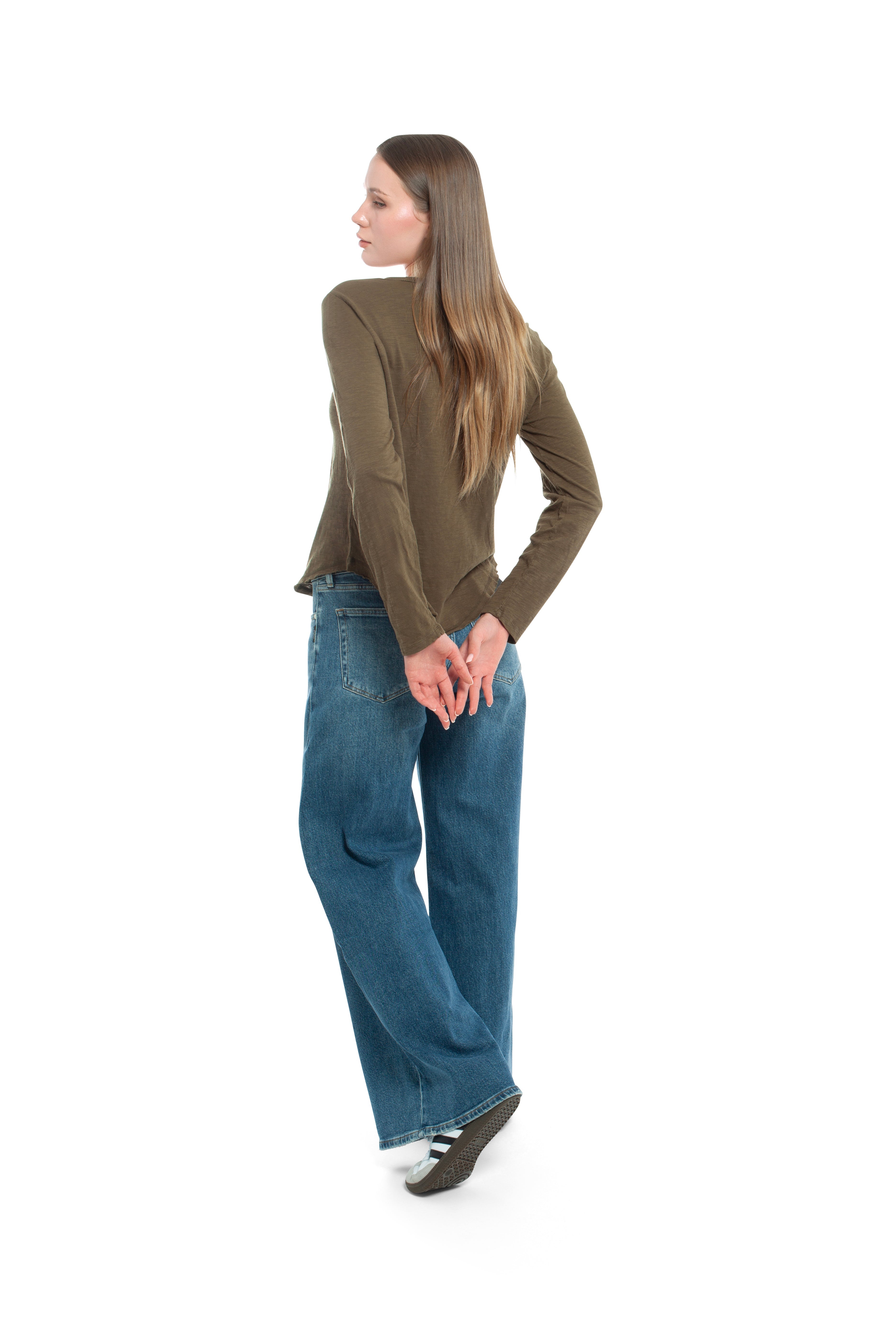 Long Sleeve V-Neck w/ Raw Hem Shirttail