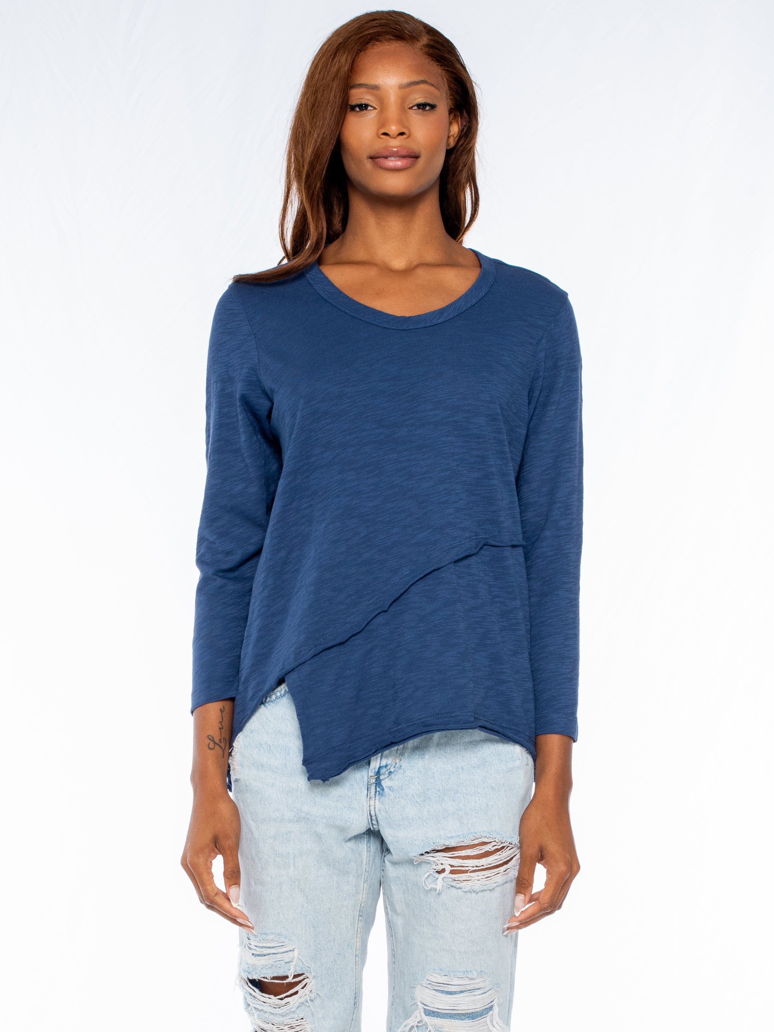 Crew 3/4 Sleeve EZ Cross Over Hem Shirt