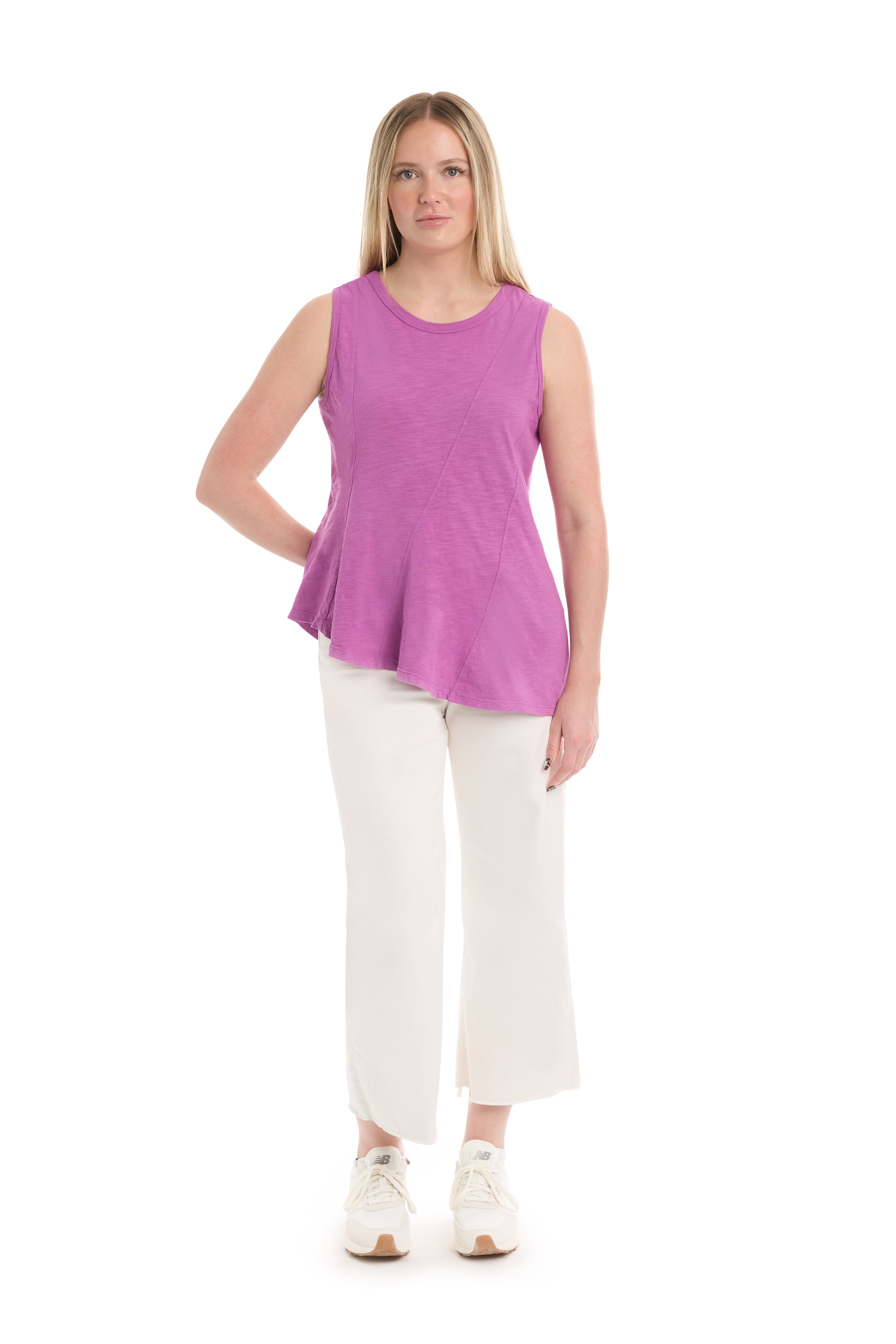 Shell with asymmetric seams
